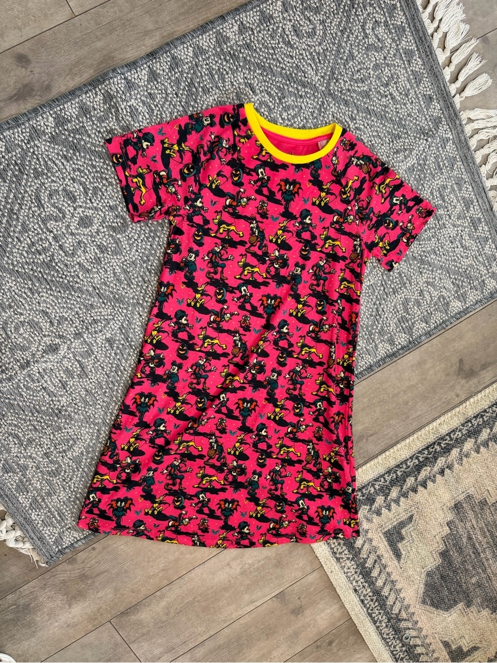 New Disney Girls' Mickey & Friends Halloween Neon Short-Sleeve Nightgown 11/12 - Picture 14 of 16